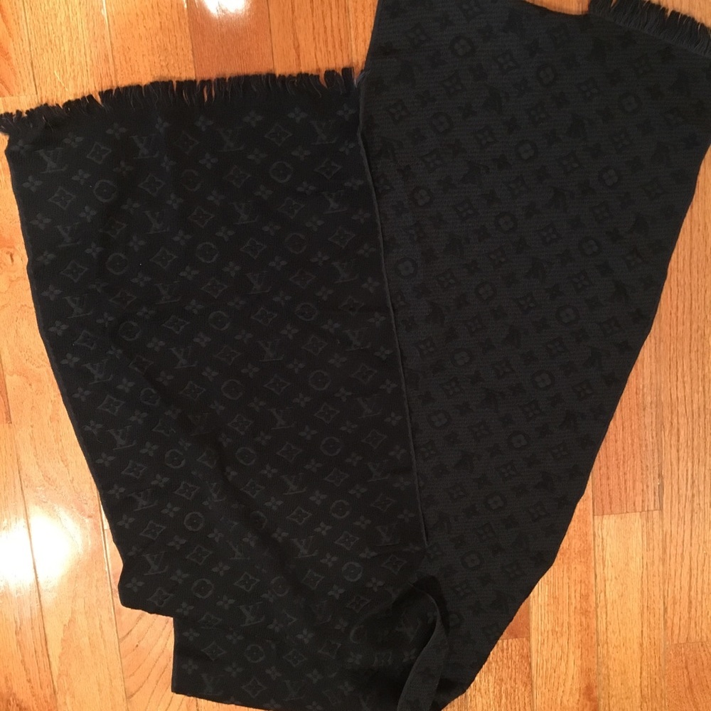 Louis Vuitton scarf